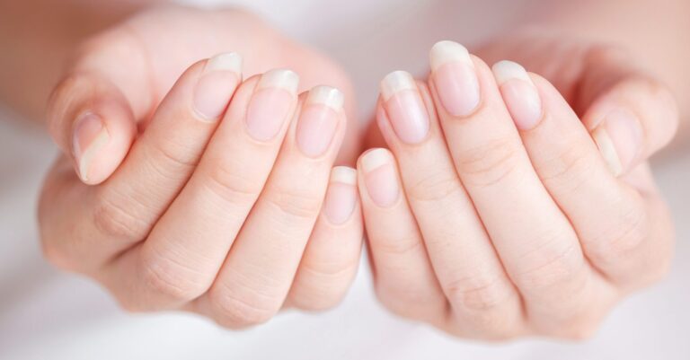 Close-Up long fingernail of women on background blurred, Concept of health care of the fingernail.